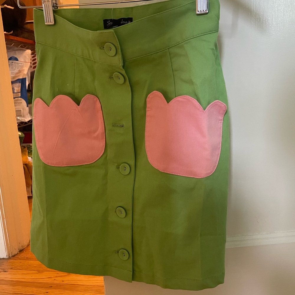 Green and Pink 60’s mini — with tulips!